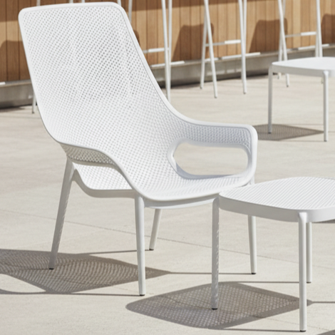 Krzesło plastikowe Aero Lungo białe - aranżacja