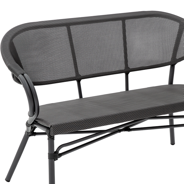 Siedzisko i oparcie ławki technorattanowej Camillo Bench w kolorze czarno-grafitowym.