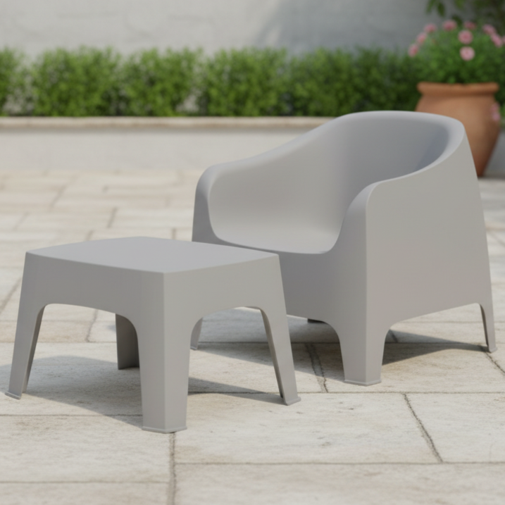 Krzesło do ogr&oacute;dk&oacute;w piwnych Duna jasnoszare - aranżacja w ogr&oacute;dku gastronomicznym