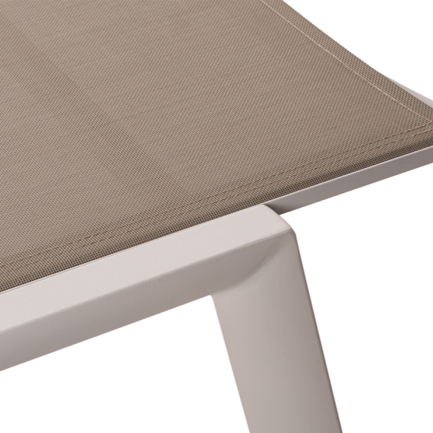 Leżak basenowy Riviera biało-beżowy - materiał siedziska i oparcia Phifertex